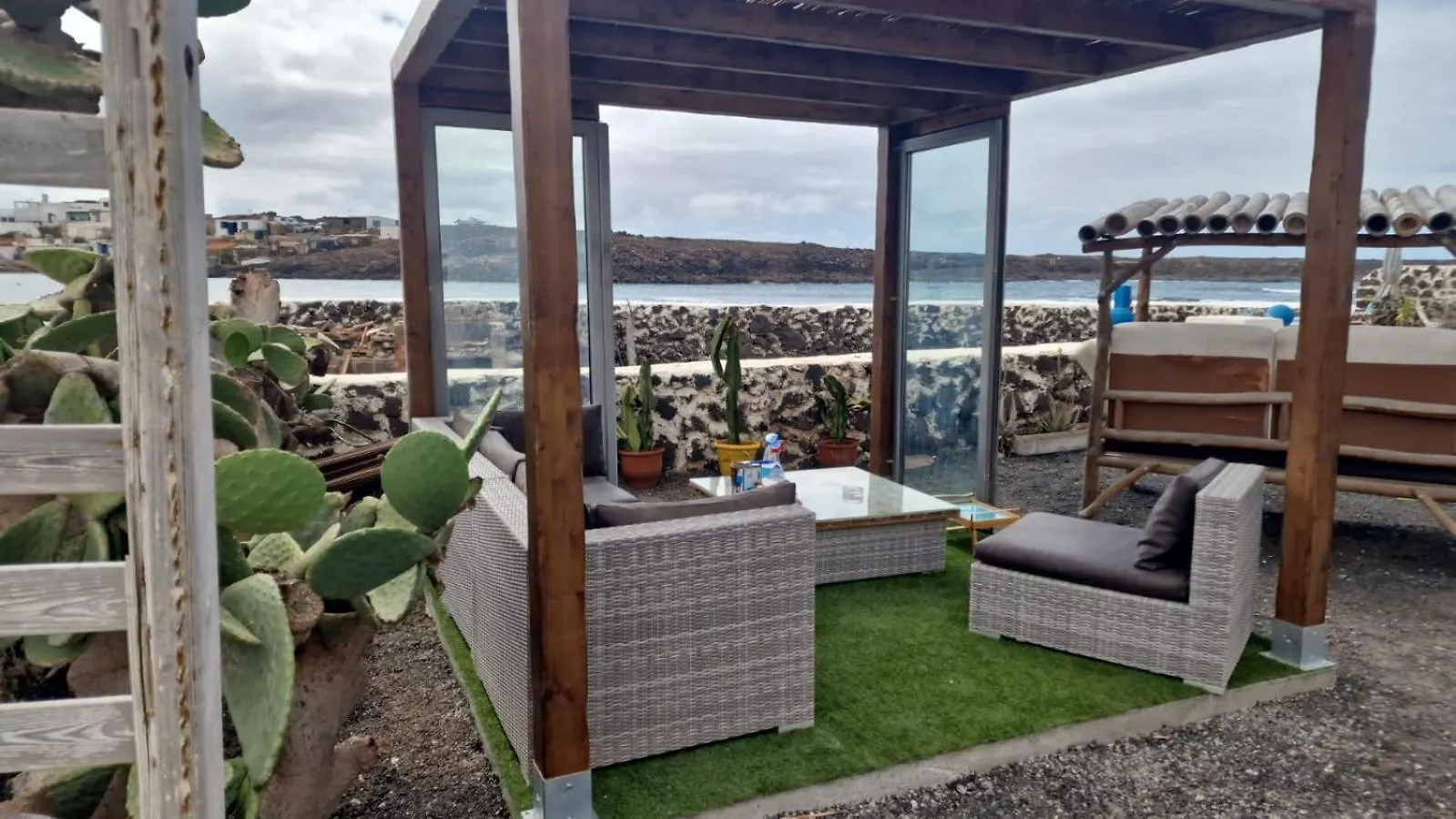 Beachfront Two Bedrooms House Casa Toral Majanicho
