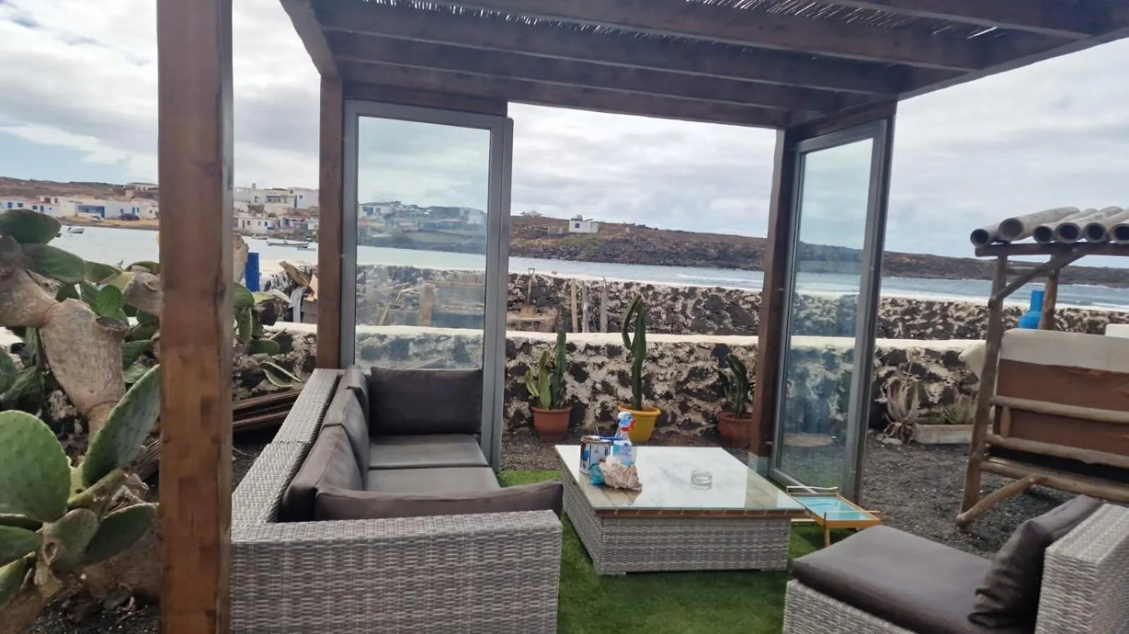 Holiday home Beachfront Two Bedrooms House Casa Toral Majanicho