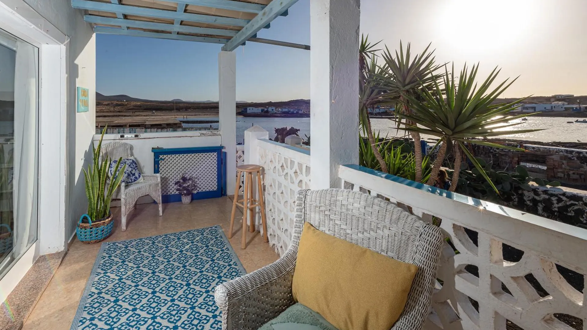 Сasa de vacaciones Beachfront Two Bedrooms House Casa Toral Majanicho España